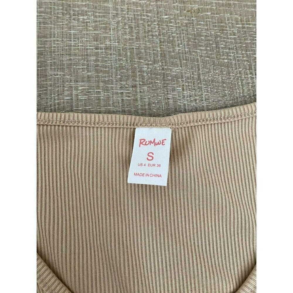 Romwe Ribbed Cropped Top - Picture 3 of 4